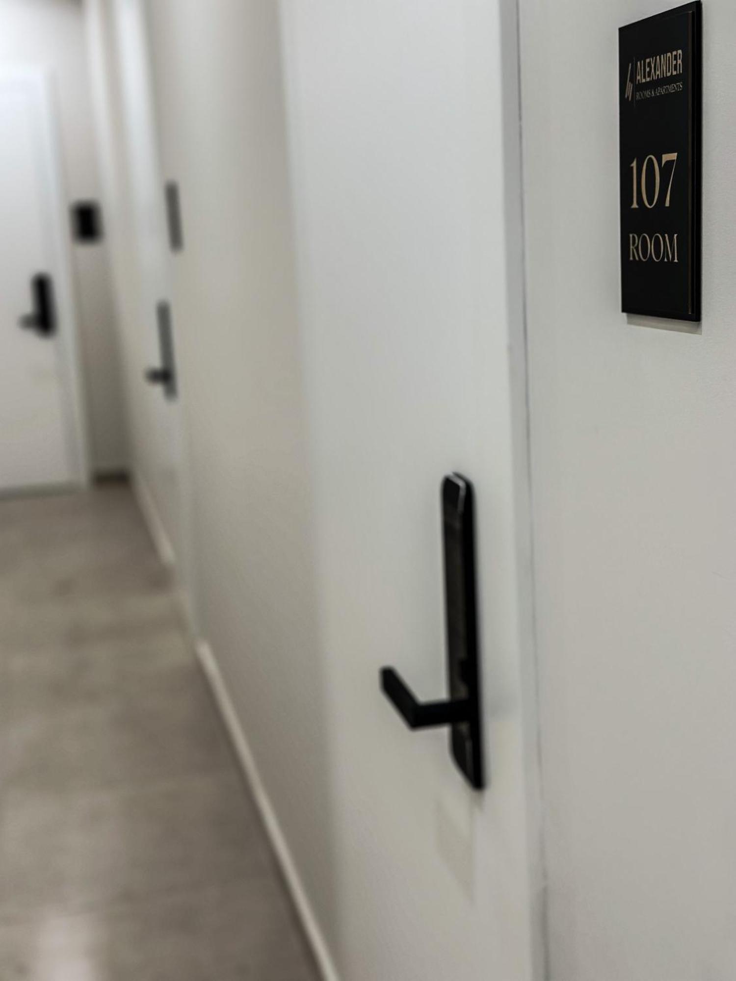 Alexander Rooms & Apartments Δυρράχιο Εξωτερικό φωτογραφία