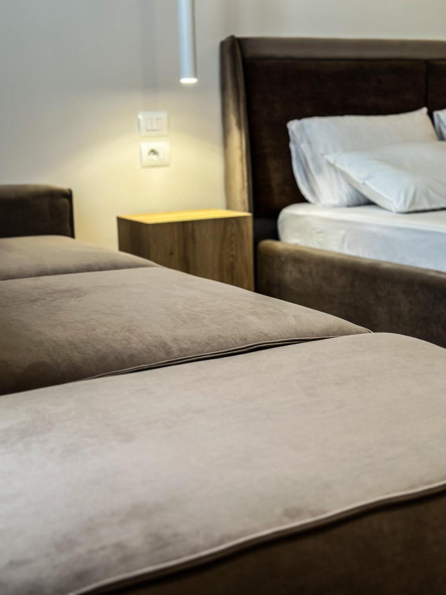 Alexander Rooms & Apartments Δυρράχιο Εξωτερικό φωτογραφία