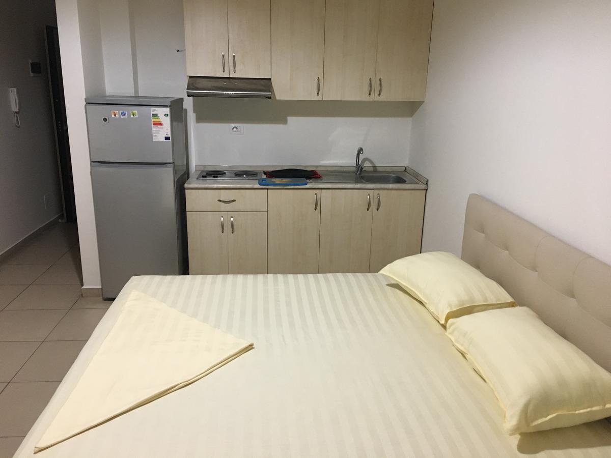 Alexander Rooms & Apartments Δυρράχιο Εξωτερικό φωτογραφία